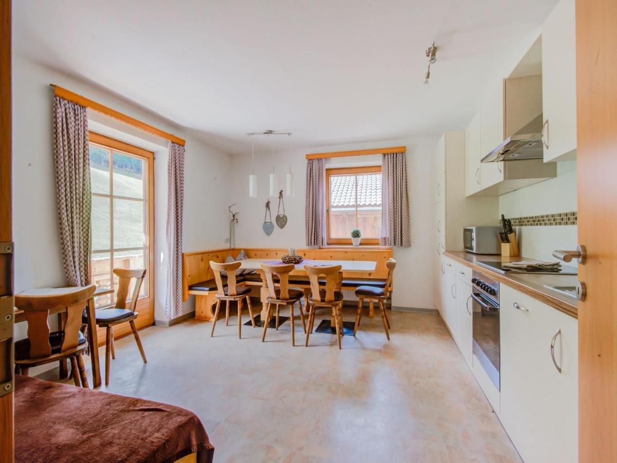 Attractive Apartment In Hainzenberg With Ski Room Eksteriør bilde
