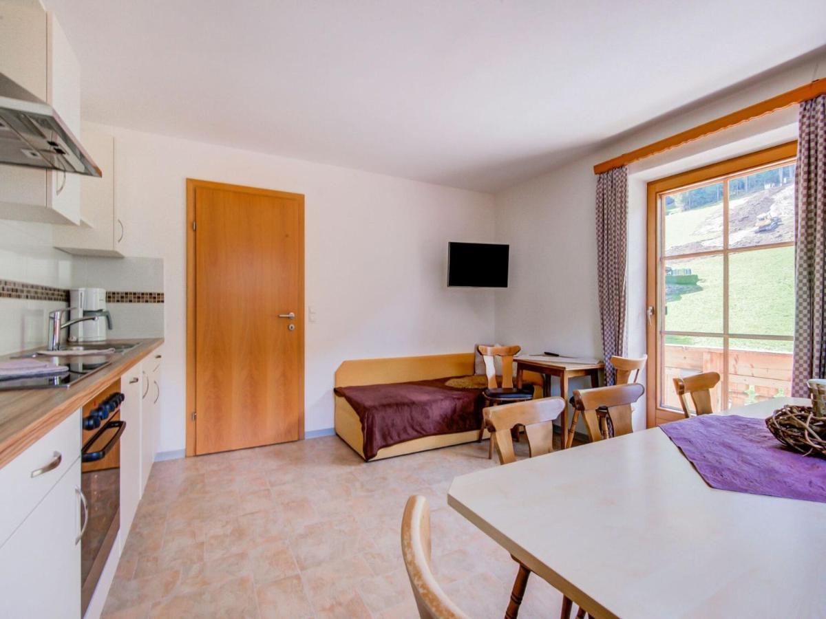 Attractive Apartment In Hainzenberg With Ski Room Eksteriør bilde