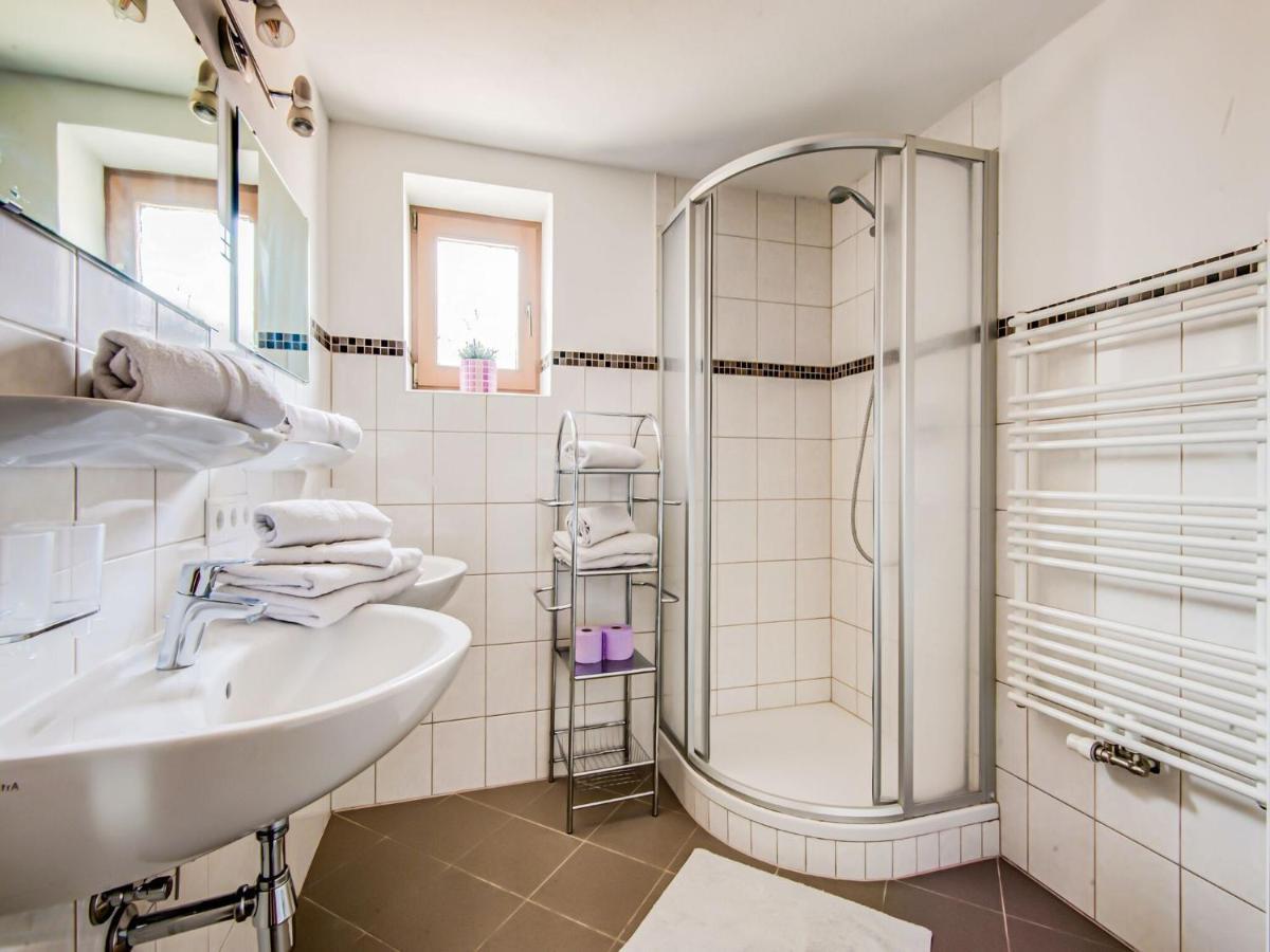 Attractive Apartment In Hainzenberg With Ski Room Eksteriør bilde