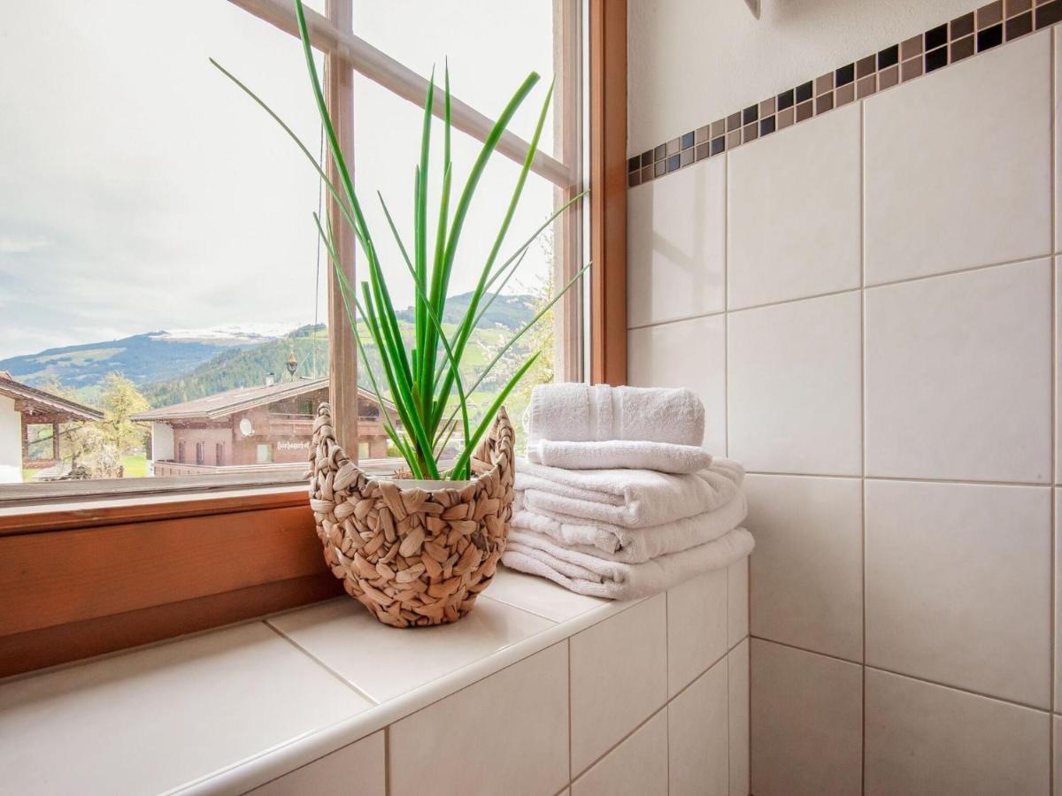 Attractive Apartment In Hainzenberg With Ski Room Eksteriør bilde